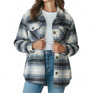 Kensie Jeans Shacket
Oversized Plaid Flannel Shirt Jacket Blue Cream Size Small